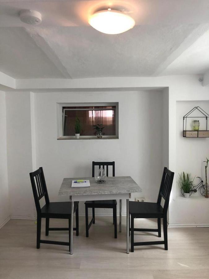 Bescheidene Untergeschoss Wohnung In Guter Lage. Köln Ngoại thất bức ảnh