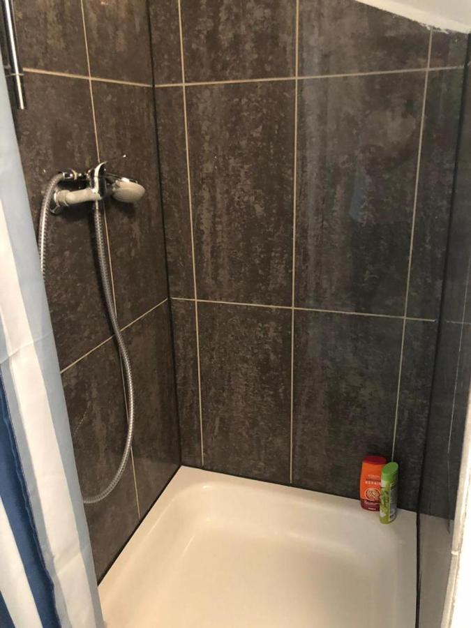 Bescheidene Untergeschoss Wohnung In Guter Lage. Köln Ngoại thất bức ảnh