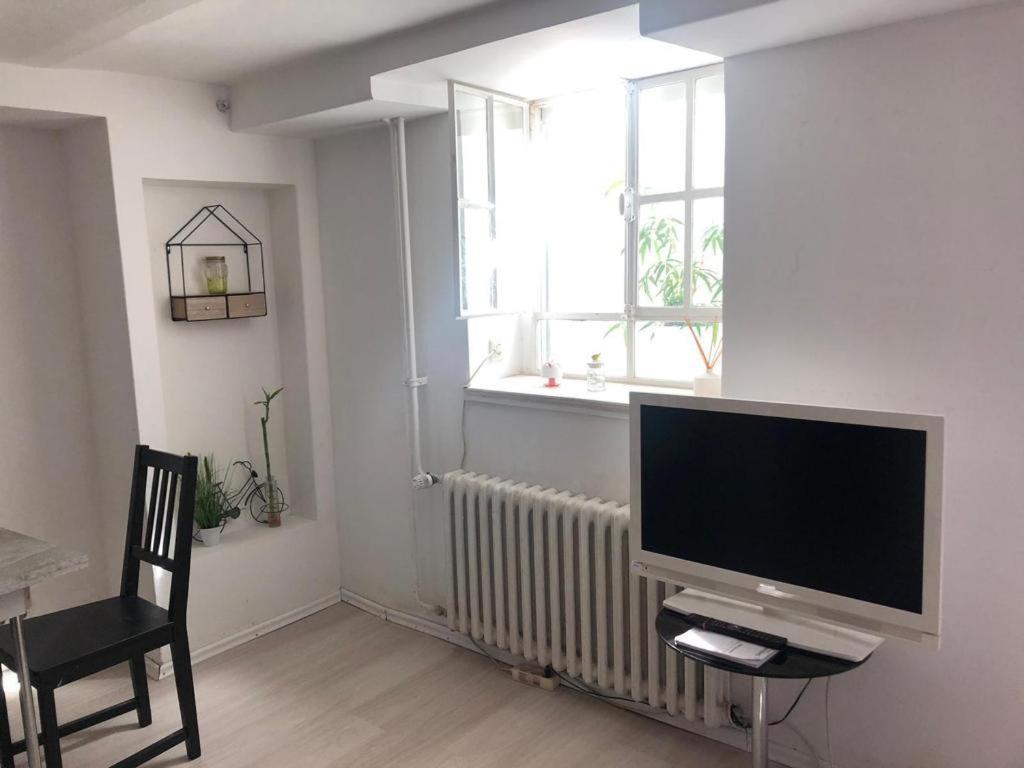 Bescheidene Untergeschoss Wohnung In Guter Lage. Köln Ngoại thất bức ảnh
